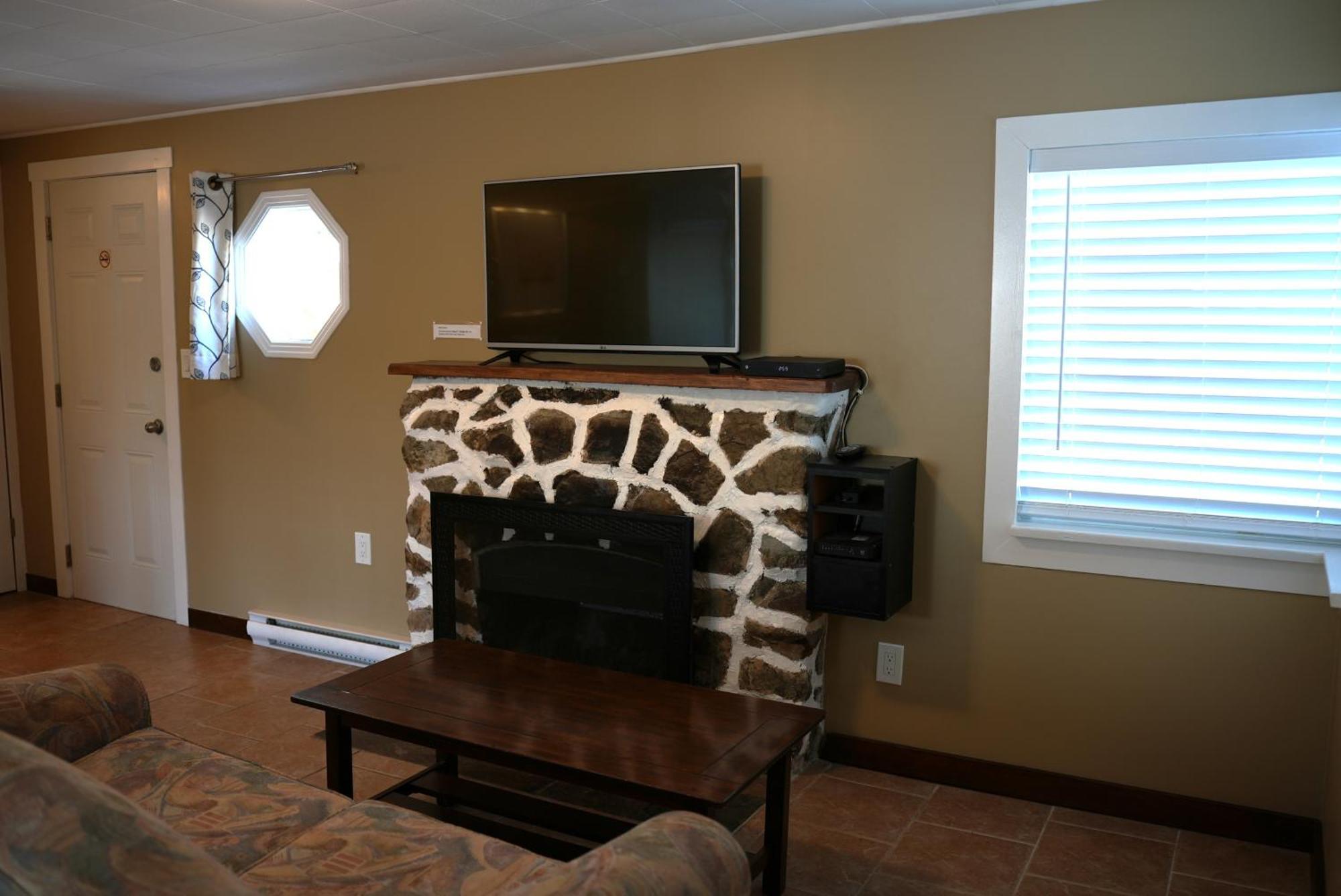 Malahat Bungalows Motel Luaran gambar