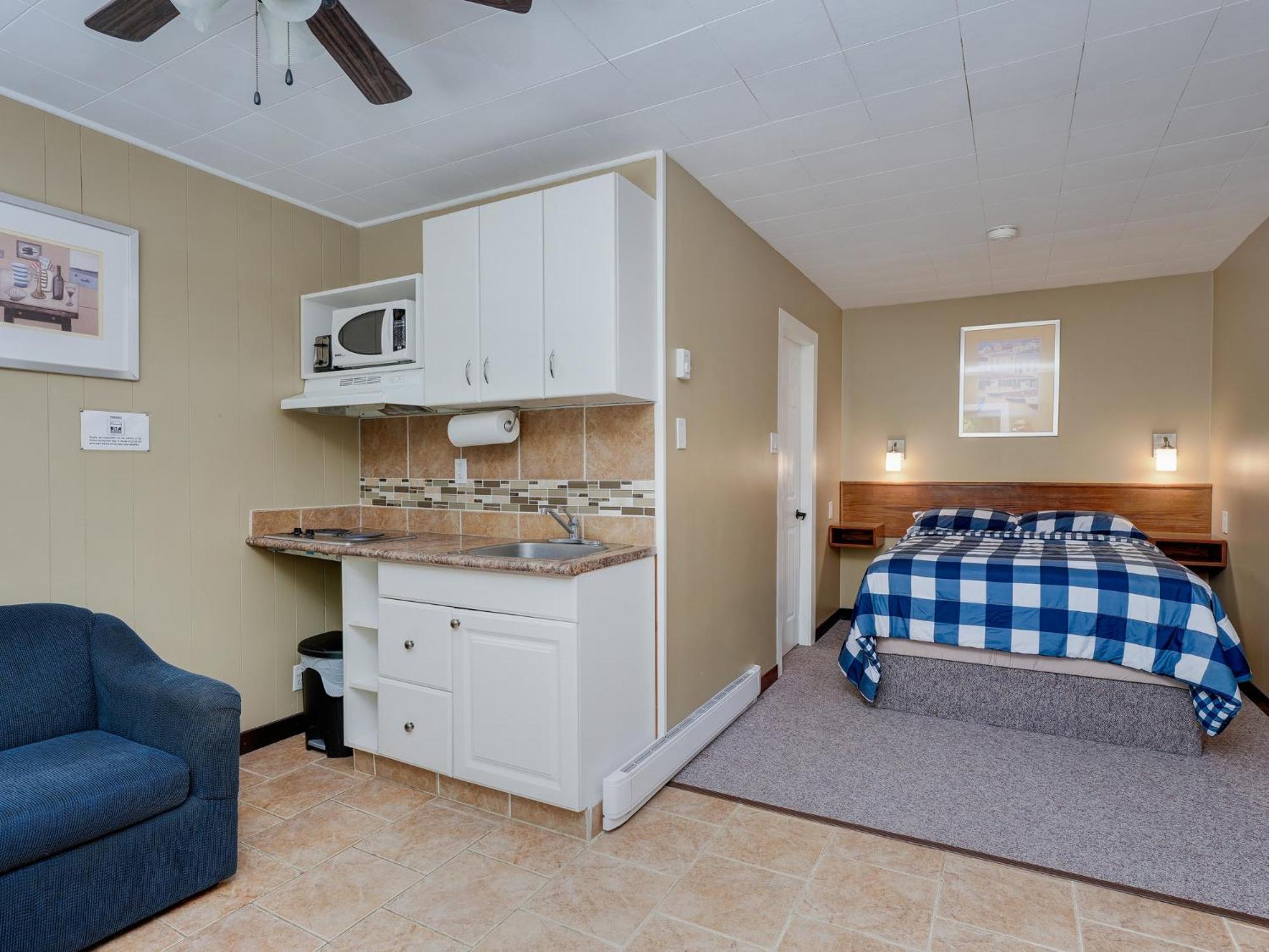 Malahat Bungalows Motel Luaran gambar