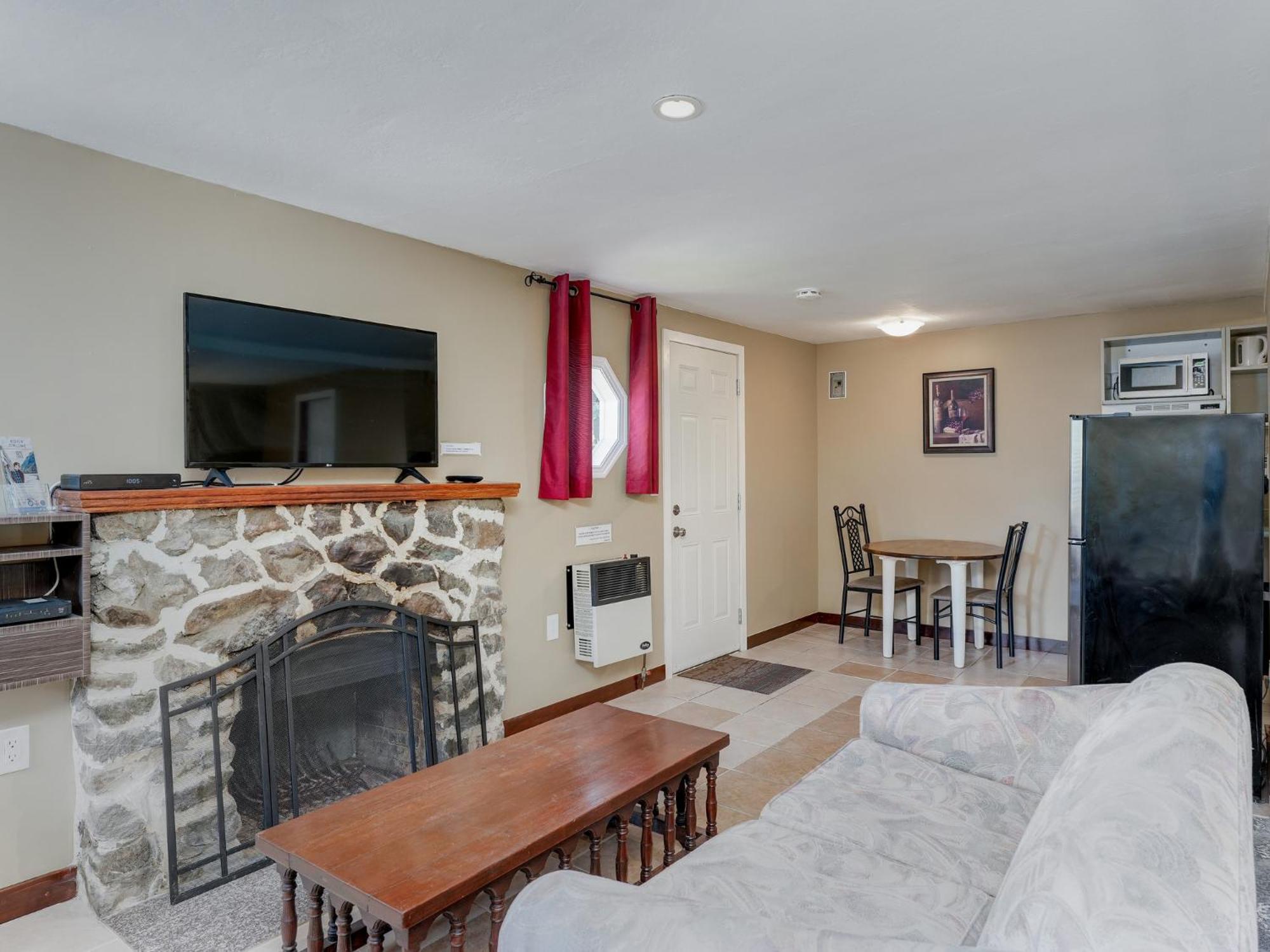 Malahat Bungalows Motel Luaran gambar