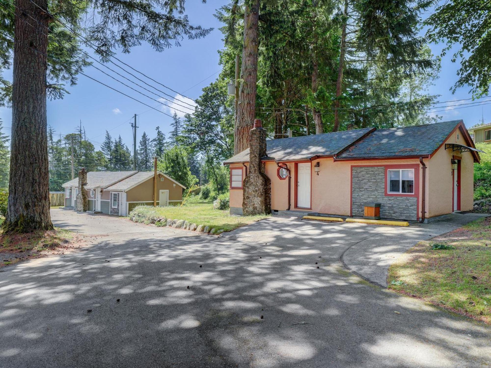 Malahat Bungalows Motel Luaran gambar