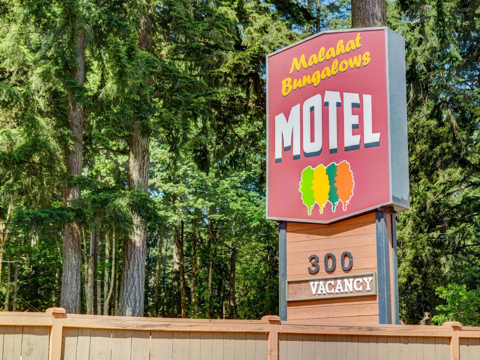 Malahat Bungalows Motel Luaran gambar